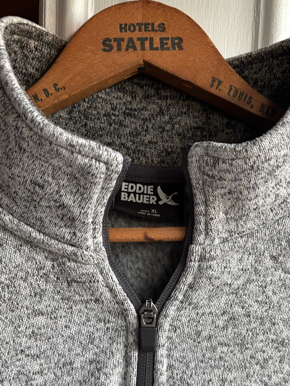 Eddie Bauer Men’s XL Heather Gray 1/4 Zip Mock Neck Fleece Pullover Sweater - Picture 2 of 6